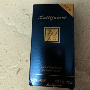 kailijumei lipstick with gold flakes and a flower